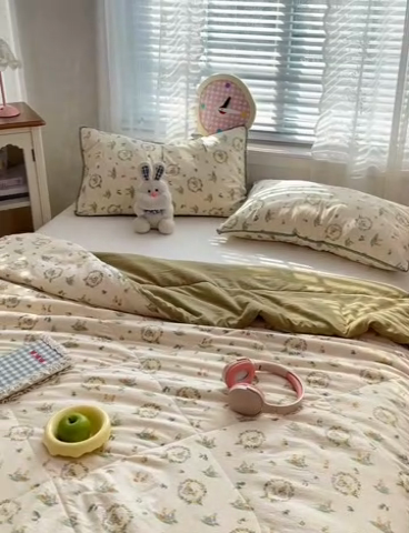 91家纺网 家纺一手货源 找家纺 优承佳生活馆 2025新款云感双层纱浪漫小花边抗菌夏被子被芯 花园兔