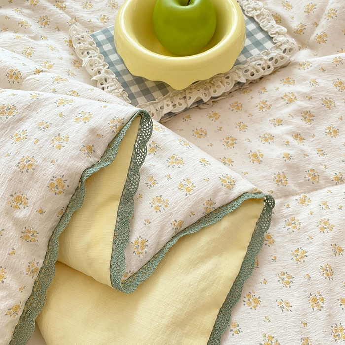 91家纺网 家纺一手货源 找家纺 优承佳生活馆 2025新款云感双层纱浪漫小花边抗菌夏被子被芯 田园牧歌