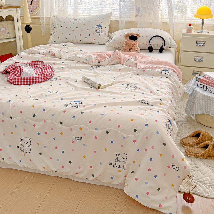 91家纺网 家纺一手货源 找家纺 2025春夏新款嵌绳款云柔水洗棉单夏被夏凉被空调被 嵌绳夏被-彩色波点熊