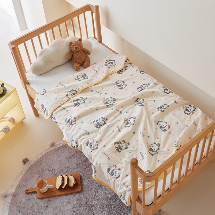 91家纺网 家纺一手货源 找家纺 嗨生活2025年儿童夏被 幼儿园夏被 凉感丝夏被 熊猫仔仔