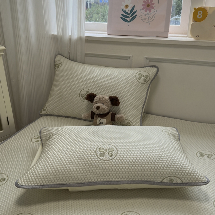 91家纺网 家纺一手货源 找家纺 金爱家 2025新款430克中分子豆豆席凉席席子 豆豆席-蝴蝶结绿