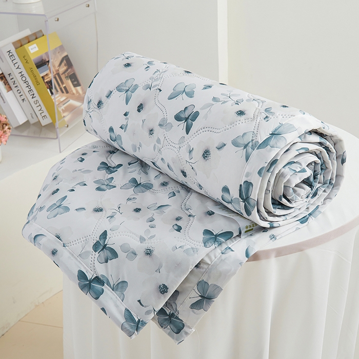 91家纺网 家纺一手货源 找家纺 被多多被业 2025新款凉感丝印花夏被夏凉被空调被 幻蝶