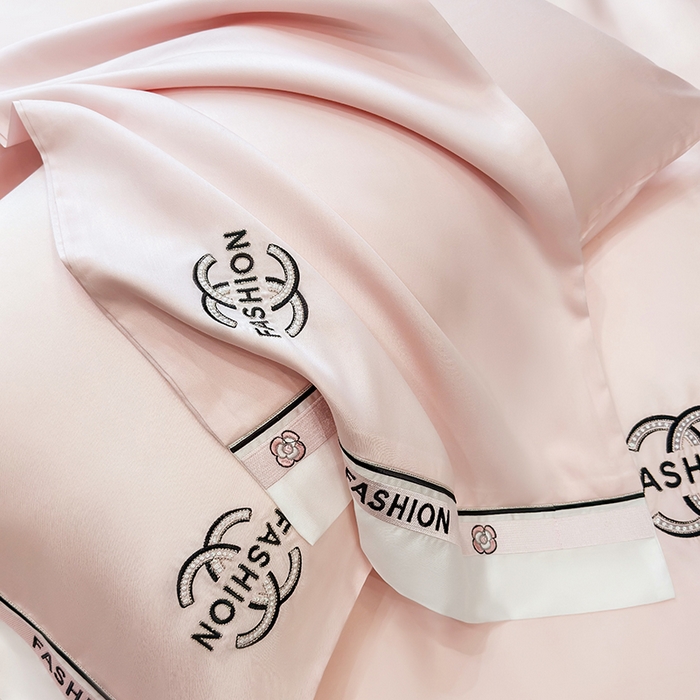 91家纺网 家纺一手货源 找家纺 （总）黄鹂鸟 2025新款A类100%莱赛尔天丝刺绣四件套-香奈系列【高档礼盒包装可提供买家秀 】