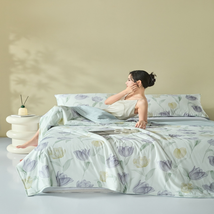 91家纺网 家纺一手货源 找家纺 2025春夏新款100%双面锦纶美式印花夏被凉感空调被 郁金香