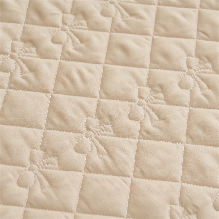 91家纺网 家纺一手货源 找家纺 恒爱家纺 2025新款A类针织棉立体单床盖-扶桑花 扶桑花-金典驼