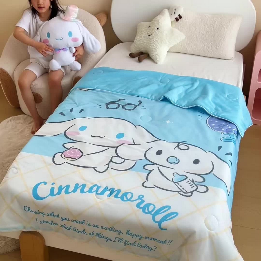 91家纺网 家纺一手货源 找家纺 吉咪兔家纺 25年新款三丽鸥库洛米儿童凉感丝夏被卡通空调被幼儿园午睡夏被夏凉被空调被 兄弟玉桂狗