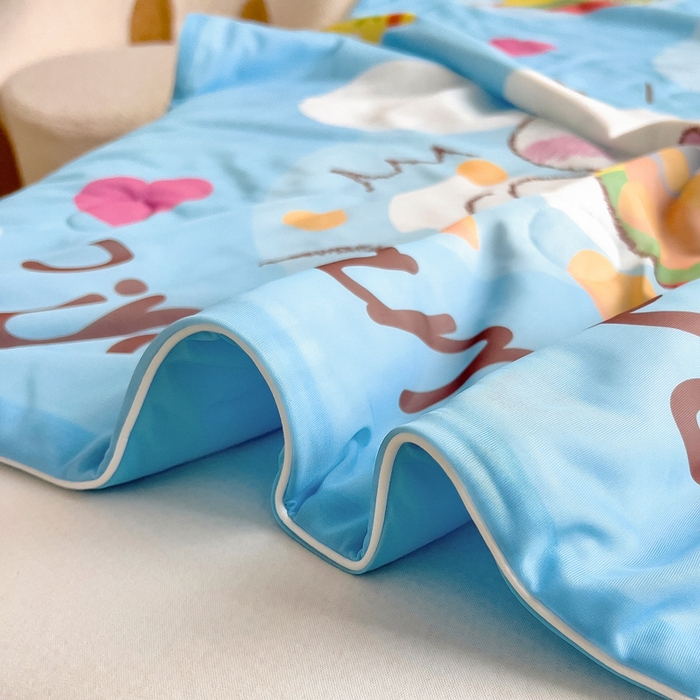 91家纺网 家纺一手货源 找家纺 吉咪兔家纺 25年新款三丽鸥库洛米儿童凉感丝夏被卡通空调被幼儿园午睡夏被夏凉被空调被 汉堡玉桂狗