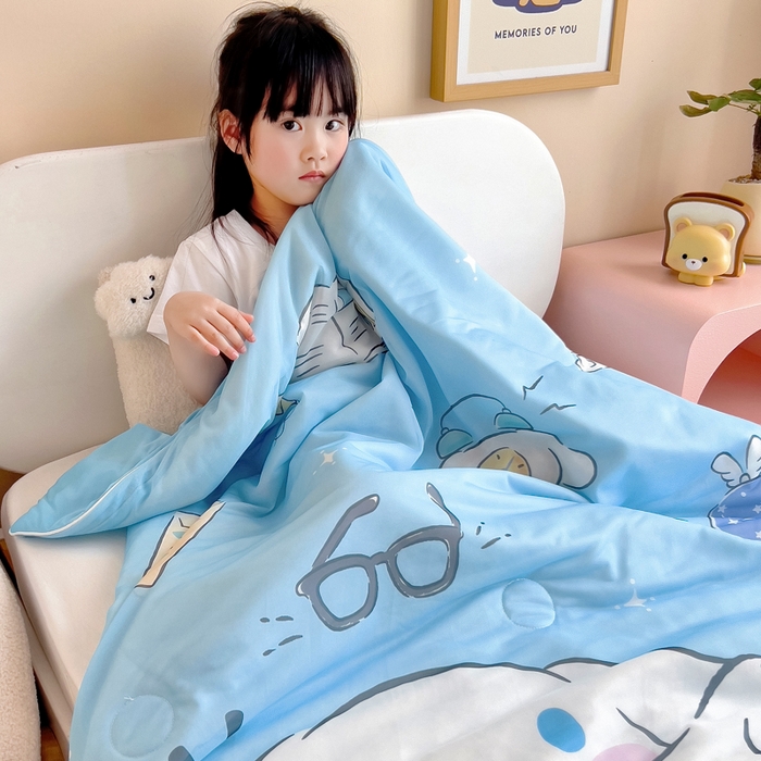 91家纺网 家纺一手货源 找家纺 吉咪兔家纺 25年新款三丽鸥库洛米儿童凉感丝夏被卡通空调被幼儿园午睡夏被夏凉被空调被 兄弟玉桂狗