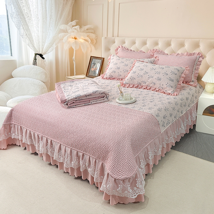 91家纺网 家纺一手货源 找家纺 梦柏 2025新款韩版双层纱夹棉绗缝床盖夏被四件套 春意