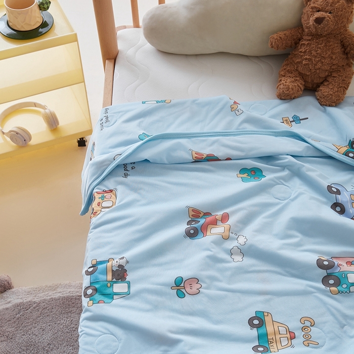 91家纺网 家纺一手货源 找家纺 嗨生活2025年儿童夏被 幼儿园夏被 凉感丝夏被 汽车联盟