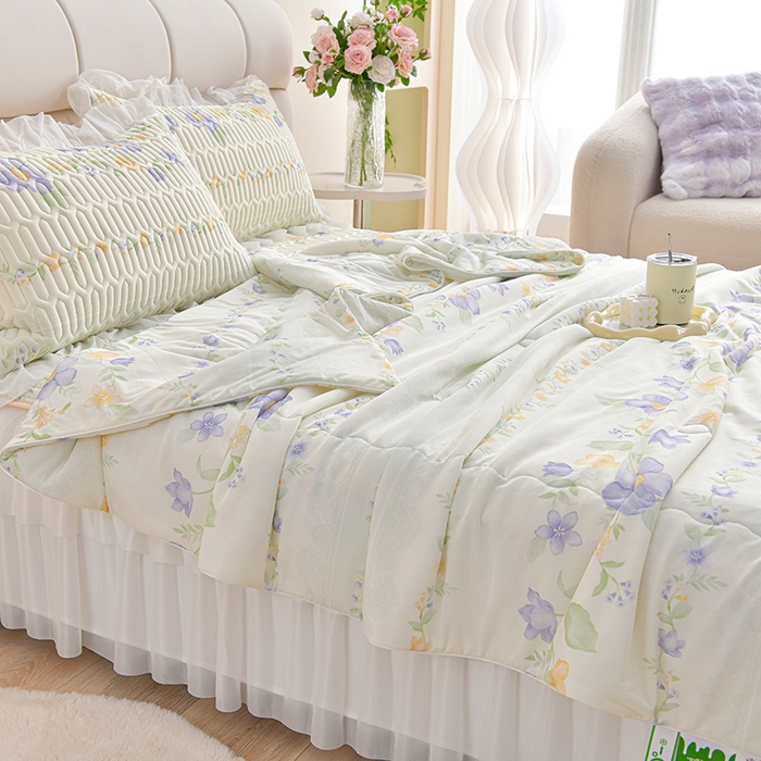 91家纺网 家纺一手货源 找家纺 民新家纺 2025新款凉感丝乳胶床裙凉席足球花系列纯色和印花 足球花-花香四溢