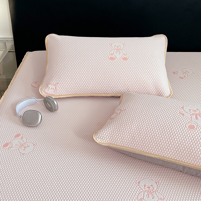 91家纺网 家纺一手货源 找家纺 梦舒羽 2025新款凉感冰豆豆凉席枕套可水洗冰丝宿舍一只装枕头套一对枕芯套 冰豆豆-小熊粉