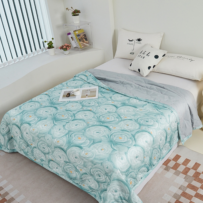 91家纺网 家纺一手货源 找家纺 被多多被业 2025新款凉感丝印花夏被夏凉被空调被 复古玫瑰-绿