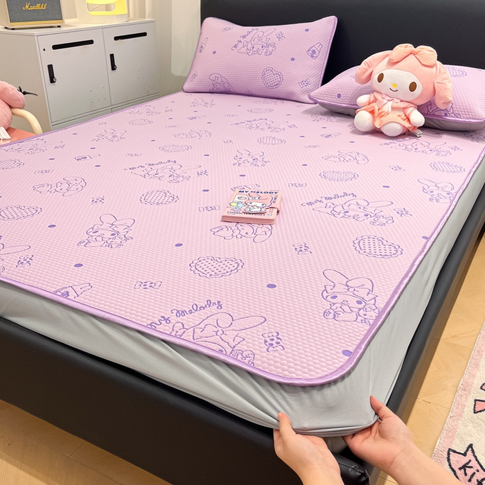 91家纺网 家纺一手货源 找家纺 2025新款三丽鸥正版授权A类提花冰豆豆凉席平铺款床笠款系列_1409 冰豆豆-美乐蒂-紫