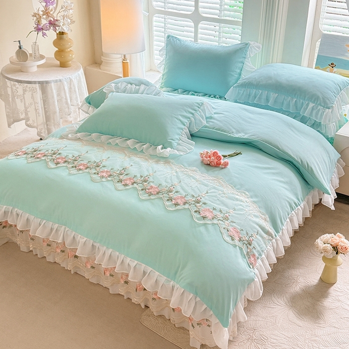 91家纺网 家纺一手货源 找家纺 大麦家纺2025新款年新款亲肤花边款床盖四件套  甜心小姐-梵星蓝