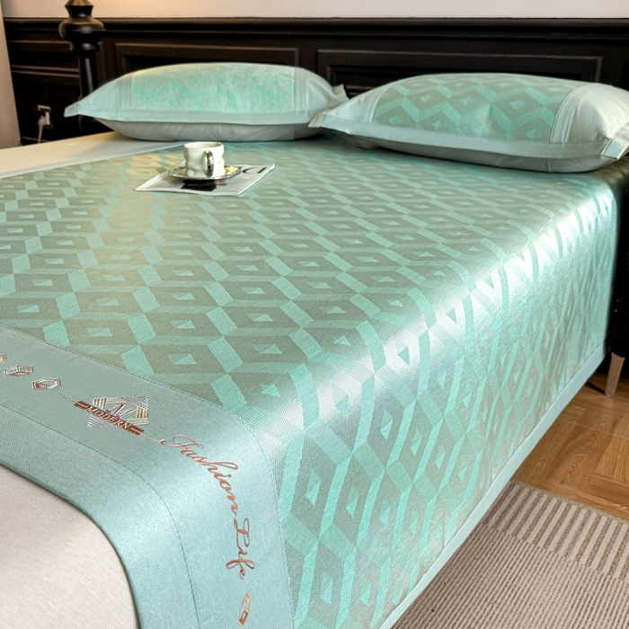 91家纺网 家纺一手货源 找家纺 鑫琪莱家纺 2025新款冰柔凉感丝凉席席子三件套 摩登立方-绿-床席款