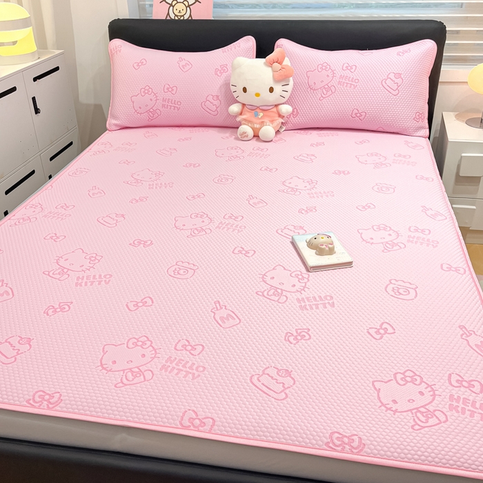 91家纺网 家纺一手货源 找家纺 八零年代 2025新款三丽鸥正版授权A类提花冰豆豆凉席平铺款床笠款系列 冰豆豆-KT粉