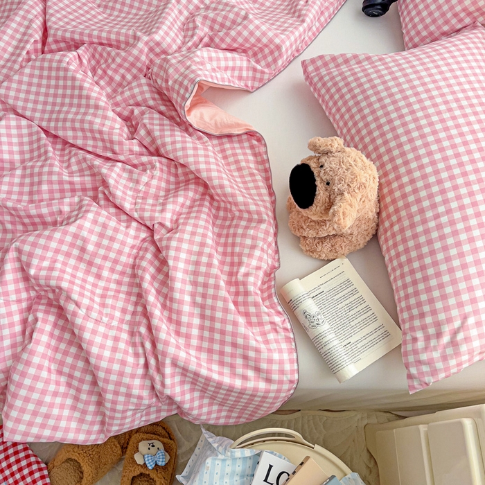 91家纺网 家纺一手货源 找家纺 2025春夏新款嵌绳款云柔水洗棉单夏被夏凉被空调被 嵌绳夏被-小格浅粉