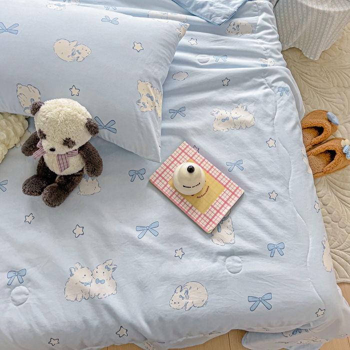 91家纺网 家纺一手货源 找家纺 2025春夏新款嵌绳款云柔水洗棉单夏被夏凉被空调被 嵌绳夏被-奶团兔兔