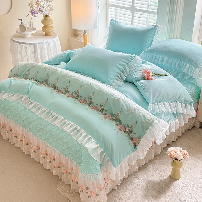 91家纺网 家纺一手货源 找家纺 大麦家纺2025新款年新款亲肤花边款床盖四件套  甜心小姐-梵星蓝