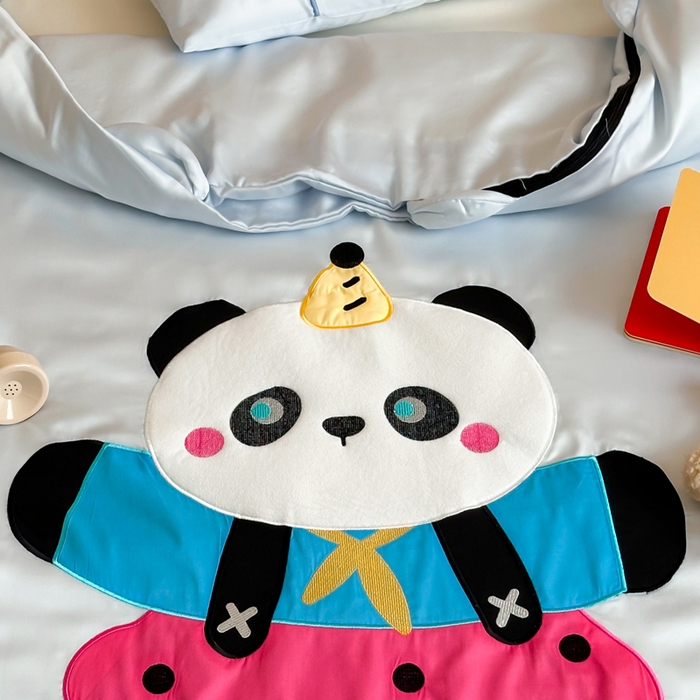 91家纺网 家纺一手货源 找家纺 喜多兔儿童家纺 2025新款60S兰精天丝睡袋防踢被 灰蓝色活泼熊猫