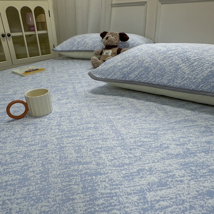 91家纺网 家纺一手货源 找家纺 金爱家 2025新款430克中分子豆豆席凉席席子 豆豆席-流金岁月蓝