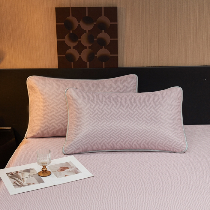 91家纺网 家纺一手货源 找家纺 999家纺 2025新款轻柔丝抗菌冰丝藤凉席（复合三明治款）宽包刺绣冰丝软席藤席 抗菌冰丝藤床笠-冰岛-暖玉粉