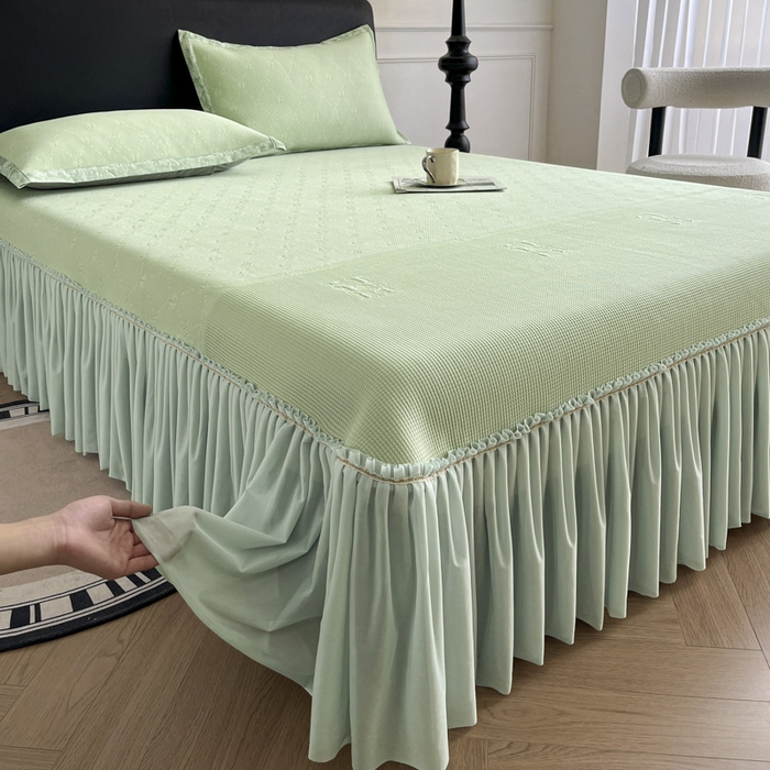 91家纺网 家纺一手货源 找家纺 鑫琪莱  2025新款5D立体雕花凉感豆豆冰丝床裙三件套 床裙H款-绿