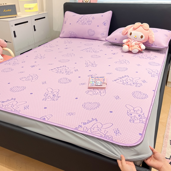 91家纺网 家纺一手货源 找家纺 2025新款三丽鸥正版授权A类提花冰豆豆凉席平铺款床笠款系列_1409 冰豆豆-美乐蒂-紫