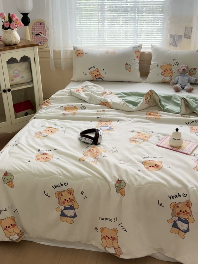 91家纺网 家纺一手货源 找家纺 2025春夏新款嵌绳款云柔水洗棉单夏被夏凉被空调被 嵌绳夏被-甜筒小熊