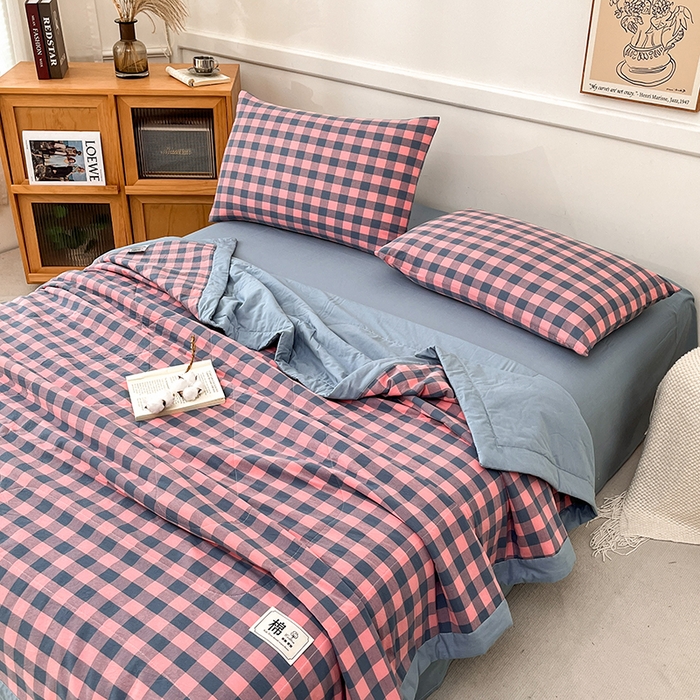 91家纺网 家纺一手货源 找家纺 鸣升家纺 2025新款100%里外全棉棉花夏被无印风全棉色织水洗棉夏凉被空调被夏被春秋被单人可机洗 粉灰小格