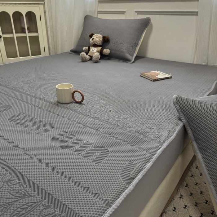 91家纺网 家纺一手货源 找家纺 金爱家 2025新款430克中分子豆豆席凉席席子 豆豆席-繁华灰