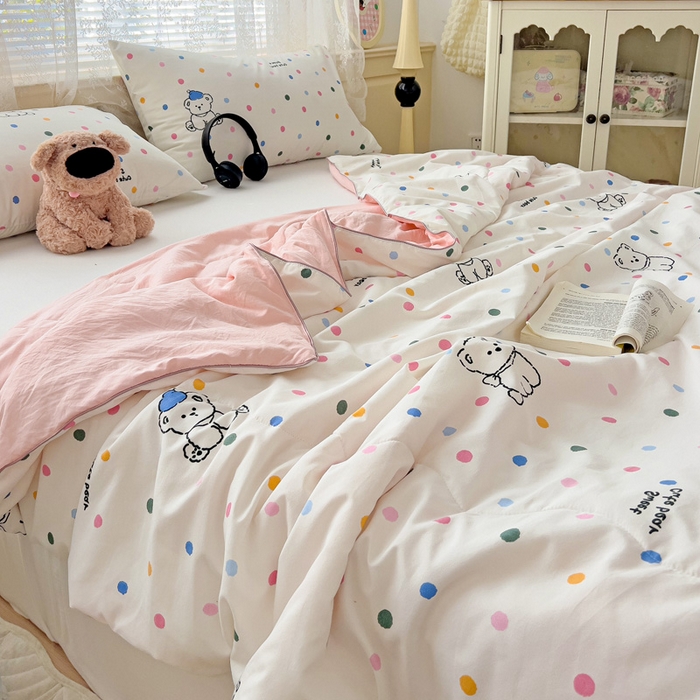 91家纺网 家纺一手货源 找家纺 2025春夏新款嵌绳款云柔水洗棉单夏被夏凉被空调被 嵌绳夏被-彩色波点熊