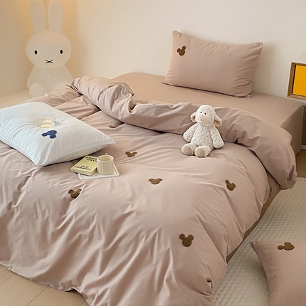 91家纺网 家纺一手货源 找家纺 （总）Mr.pig猪先生水洗棉 2025新款简约小熊头像毛巾绣四件套