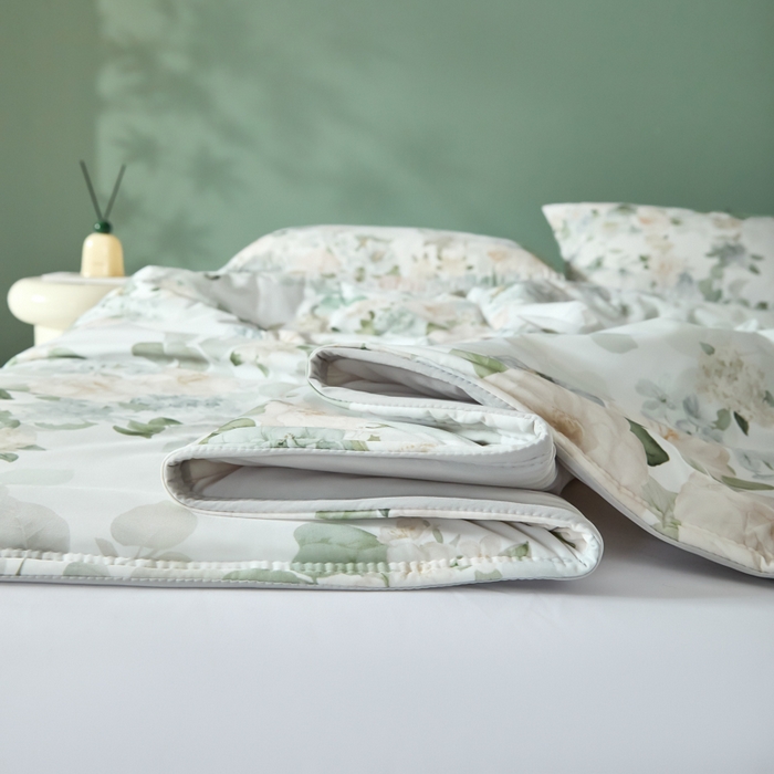 91家纺网 家纺一手货源 找家纺 2025春夏新款100%双面锦纶美式印花夏被凉感空调被 四季花城