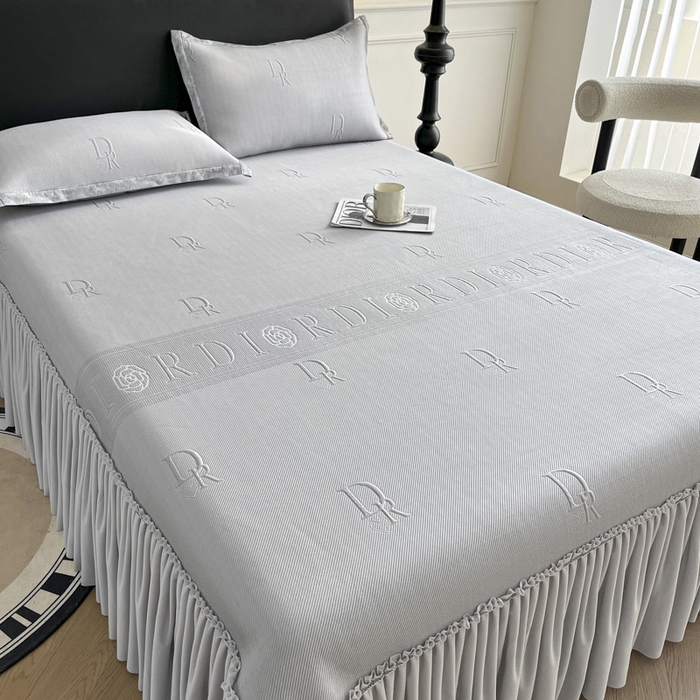 91家纺网 家纺一手货源 找家纺 鑫琪莱  2025新款5D立体雕花凉感豆豆冰丝床裙三件套 床裙D款-灰