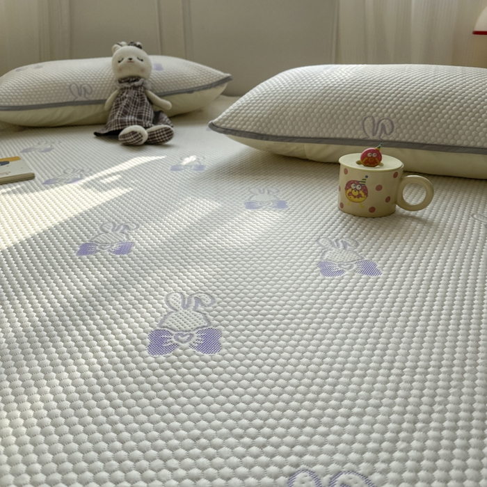 91家纺网 家纺一手货源 找家纺 金爱家 2025新款430克中分子豆豆席凉席席子 豆豆席-兔兔紫