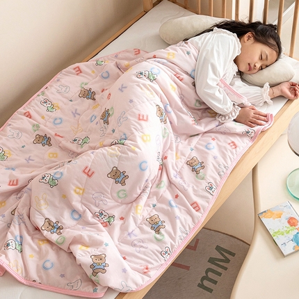 嗨生活2025年儿童夏被 幼儿园夏被 凉感丝夏被 字母熊