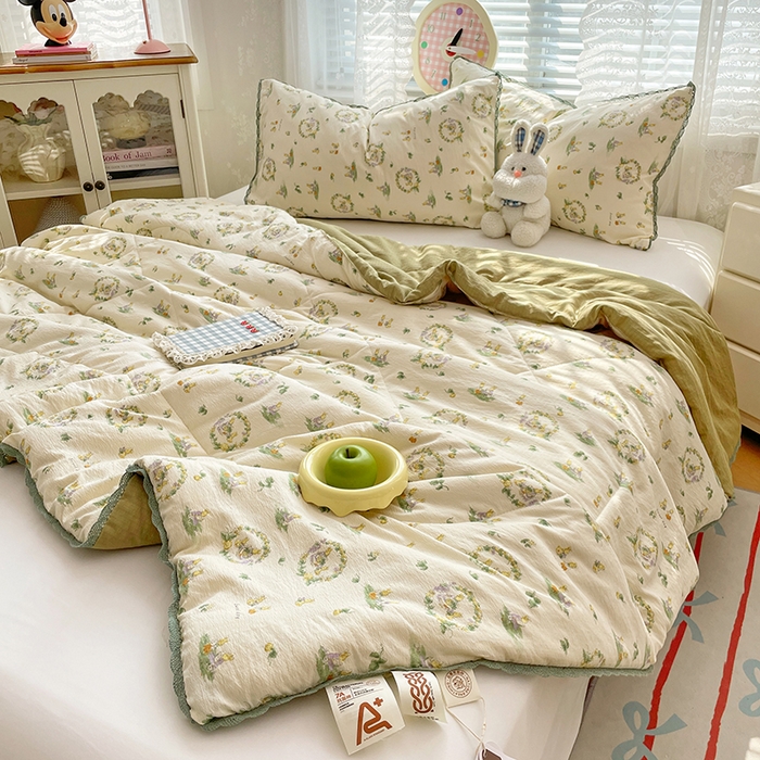 91家纺网 家纺一手货源 找家纺 优承佳生活馆 2025新款云感双层纱浪漫小花边抗菌夏被子被芯 花园兔