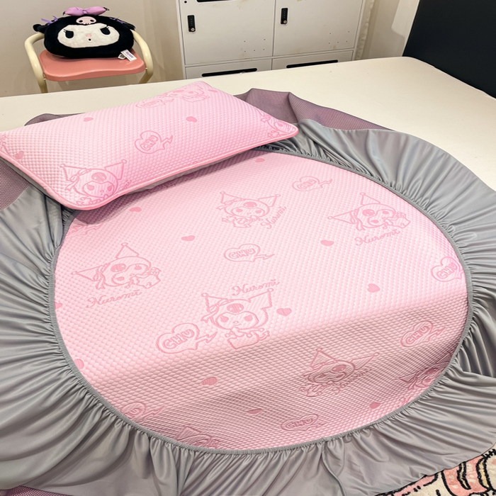 91家纺网 家纺一手货源 找家纺 2025新款三丽鸥正版授权A类提花冰豆豆凉席平铺款床笠款系列_1409 冰豆豆-库洛米-粉