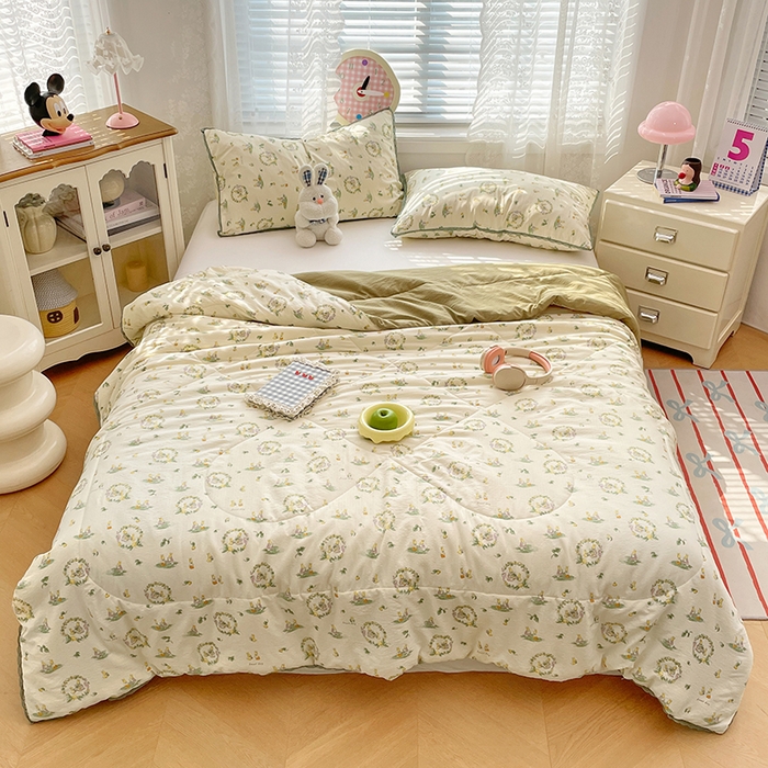 91家纺网 家纺一手货源 找家纺 优承佳生活馆 2025新款云感双层纱浪漫小花边抗菌夏被子被芯 花园兔