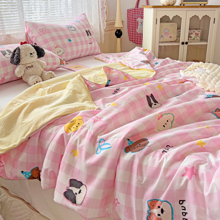 91家纺网 家纺一手货源 找家纺 2025春夏新款嵌绳款云柔水洗棉单夏被夏凉被空调被 嵌绳夏被-粉格小狗