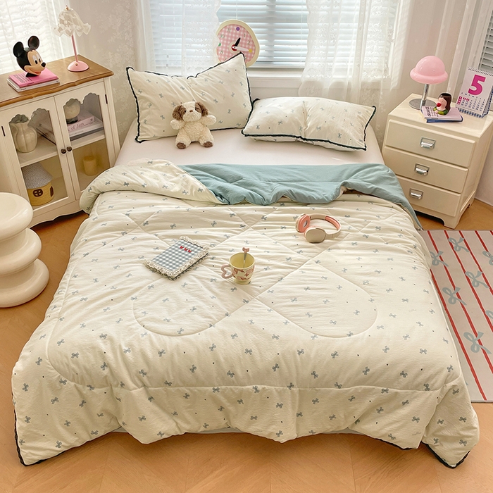 91家纺网 家纺一手货源 找家纺 优承佳生活馆 2025新款云感双层纱浪漫小花边抗菌夏被子被芯 爱心蝴蝶结