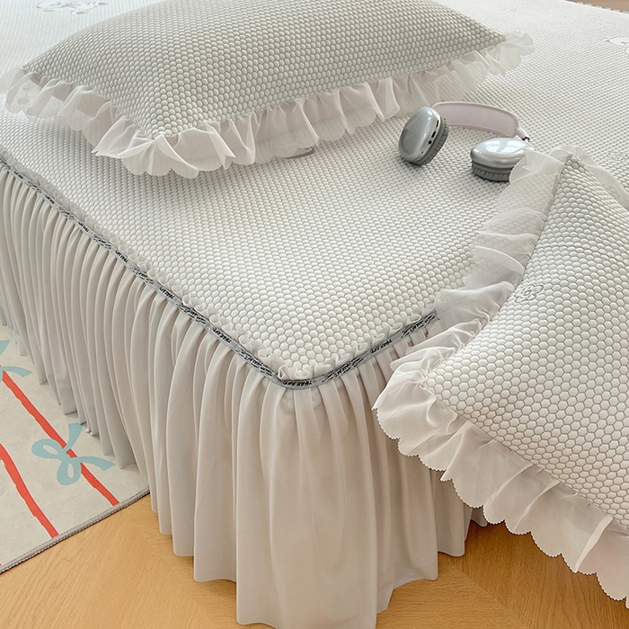 91家纺网 家纺一手货源 找家纺 梦舒羽 2025春夏新款冰豆豆凉席席子-床裙款 凉豆豆-小熊灰