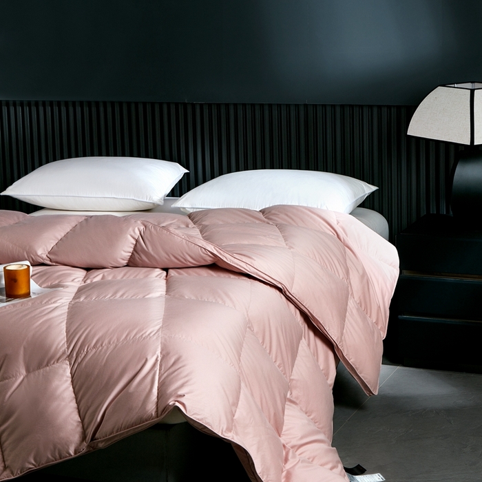 91家纺网 家纺一手货源 找家纺 御眠纺羽绒被壳 2025新款1全棉纯色全棉贡缎羽绒被羽绒被壳单层立体边 粉色