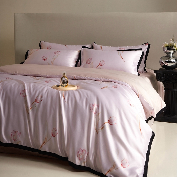 91家纺网 家纺一手货源 找家纺 优悦 2025新款冰丝数码印花四件套 花期-粉