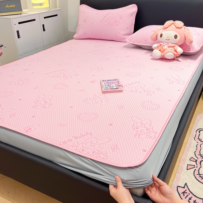 91家纺网 家纺一手货源 找家纺 2025新款三丽鸥正版授权A类提花冰豆豆凉席平铺款床笠款系列_1409 冰豆豆-美乐蒂-粉