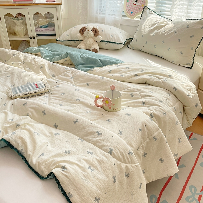 91家纺网 家纺一手货源 找家纺 优承佳生活馆 2025新款云感双层纱浪漫小花边抗菌夏被子被芯 爱心蝴蝶结