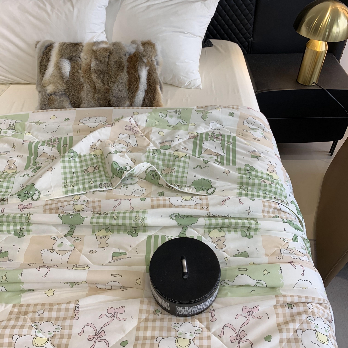 91家纺网 家纺一手货源 找家纺 2025新款小冰皮夏凉被锦纶氨纶面料空调夏被凉感丝单夏被空调被 生日派对