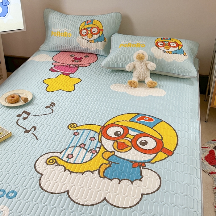 91家纺网 家纺一手货源 找家纺 金爱家2025新款啵乐乐乳胶凉席 凉席音乐派对